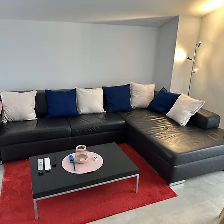 Family In - Autobahn A45 A66 - Frankfurt Airport Fra Erlensee