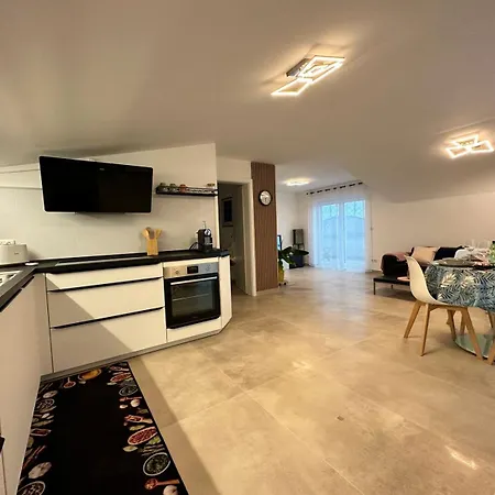 Family In - Autobahn A45 A66 - Frankfurt Airport Fra Erlensee