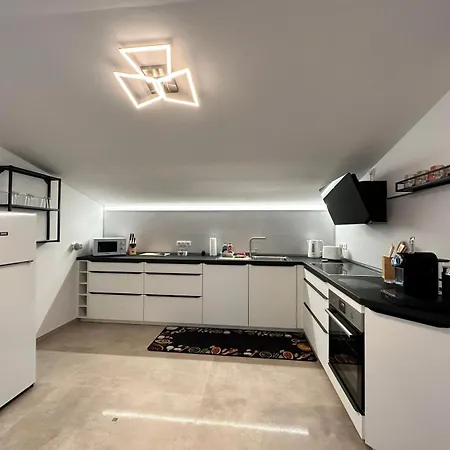 Family In - Autobahn A45 A66 - Frankfurt Airport Fra شقة