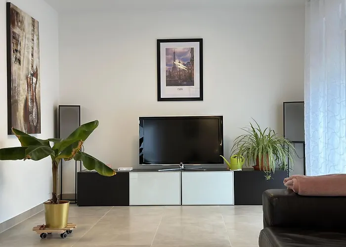 Family In - Autobahn A45 A66 - Frankfurt Airport Fra *