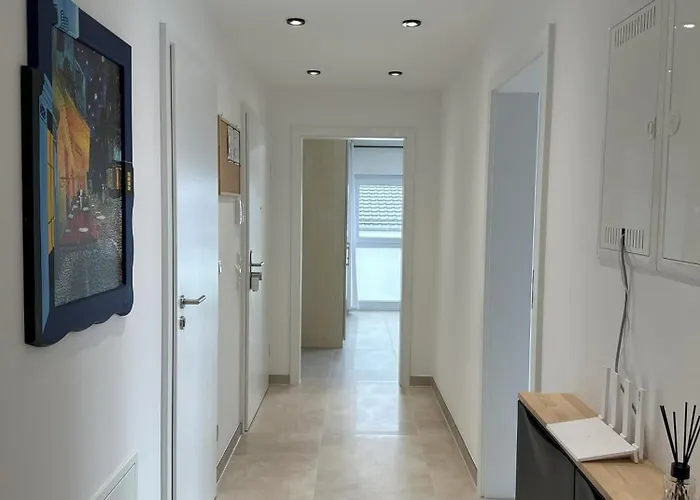 Family In - Autobahn A45 A66 - Frankfurt Airport Fra Erlensee