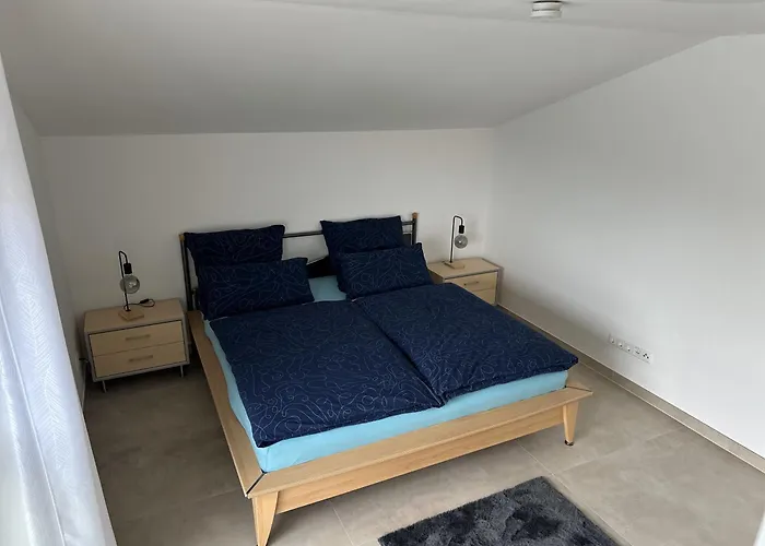 Family In - Autobahn A45 A66 - Frankfurt Airport Fra * Erlensee