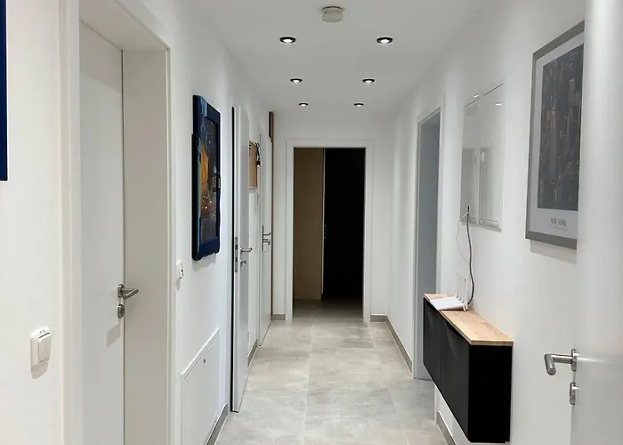 Family In - Autobahn A45 A66 - Frankfurt Airport Fra Erlensee